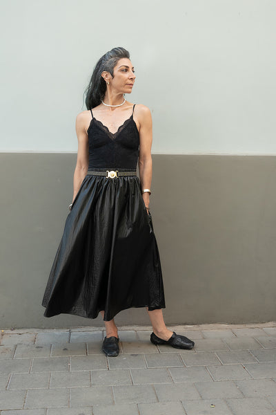 חצאית לונה שחור מבריק